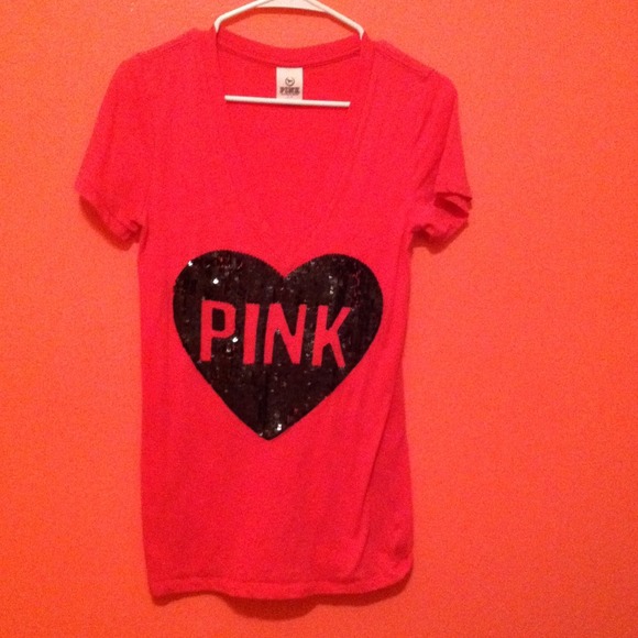 VS PINK v-neck tee