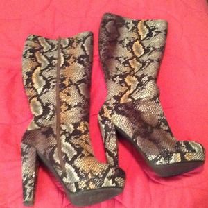 Sexy brown/gold colored snake print boot