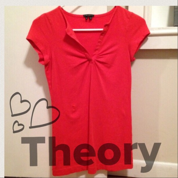 SOLD⭐️Theory red t-shirt. Small⭐️
