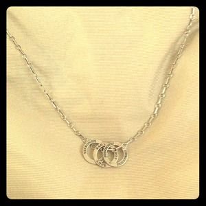 🎉☀️CLOSET CLEARANCE!! 3 Disc Silver Necklace