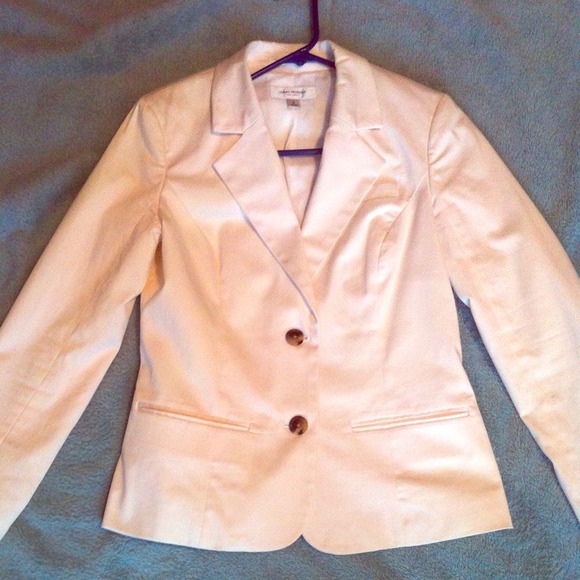 💕🐾SOLD👣💕White Isaac Mizrahi for Target Blazer!