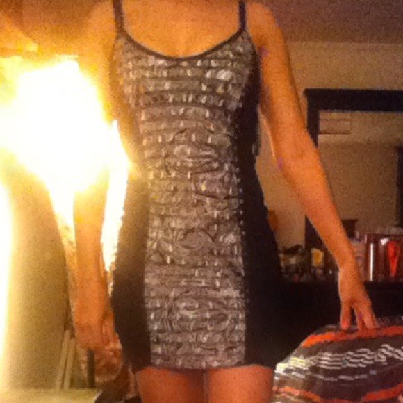 Sold 🌹🌹🌹🌹🌹🌹🌹 - Picture 3 of 4