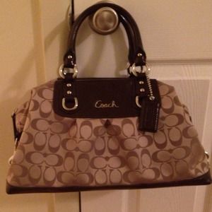 REDUCED! AUTH Coach Signature Ashley Handbag