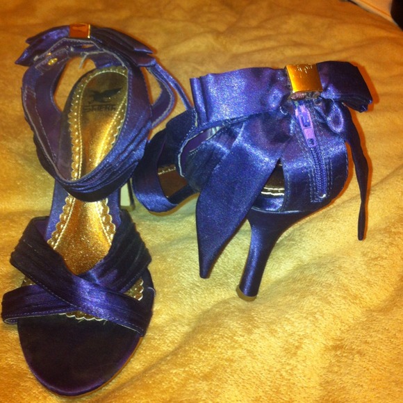 SOLD✨✨ - Picture 2 of 3