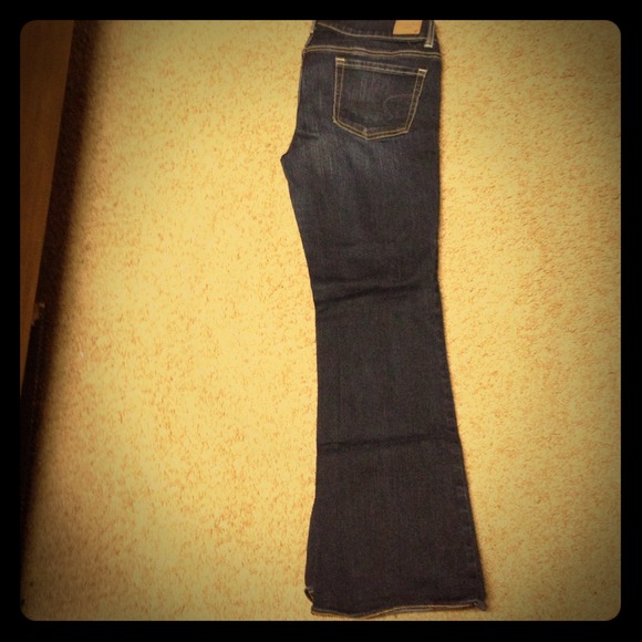 Dark wash artist jeans