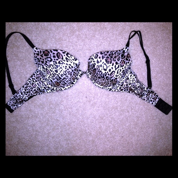 Victoria's Secret "very sexy push up" bra