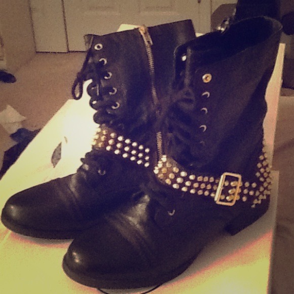 Steve Madden TERNN and PKOMBAT bundle