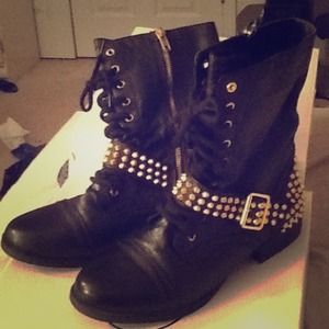 Steve Madden TERNN and PKOMBAT bundle