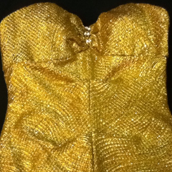Gold dress. 🚫🚫SOLD 🚫🚫 - Picture 2 of 3