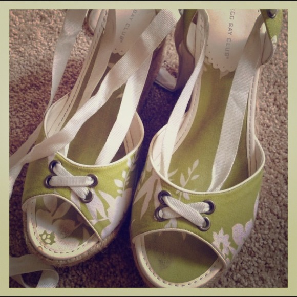 Green spring wedges
