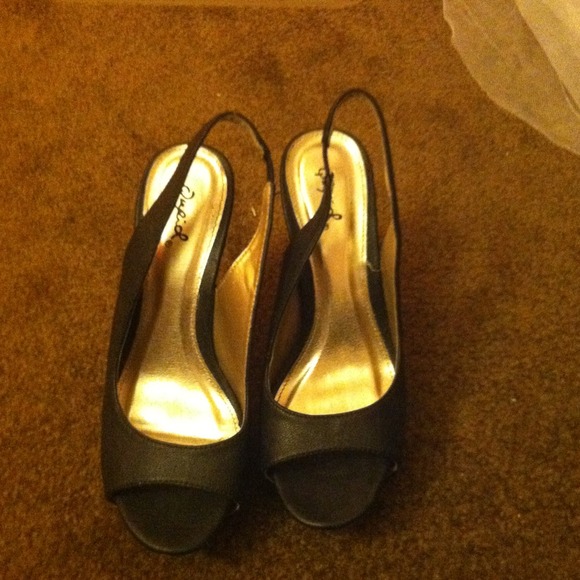 black open toe heel