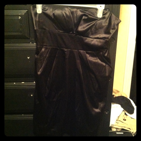 Black strapless dress!!