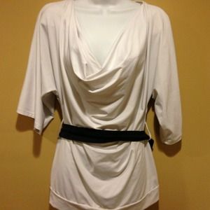 🌀SOLD🌀Stretchy white bat sleeve top