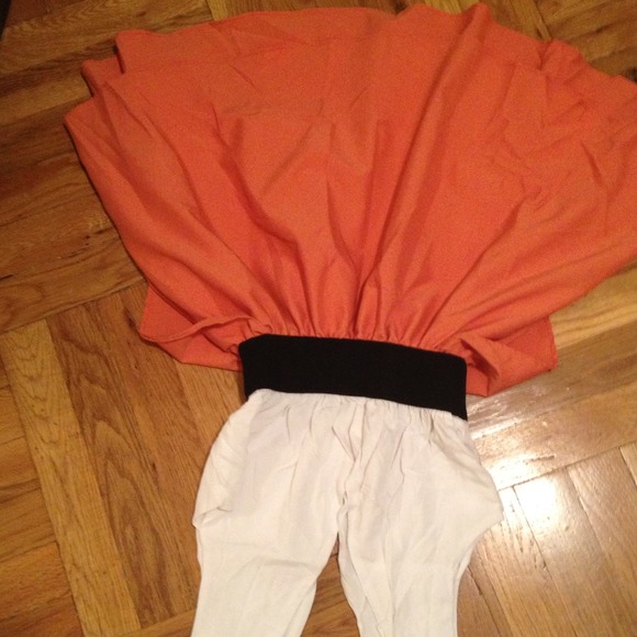 Cute Ruffle dress - Picture 2 of 2