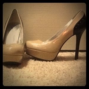 *SOLD* Candie's heels nude/blk