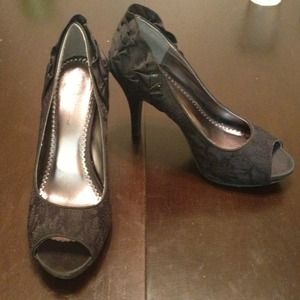 Lulu Townsend black lace and ruffle heels