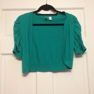 Green half cardigan