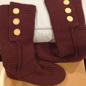 ⚠ON HOLD⚠ tall classic Cardy Uggs