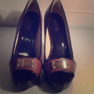 Michael Kors Peep Toe size 8