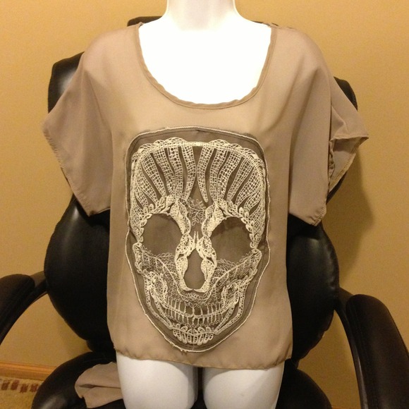 🌀SOLD🌀Sheer high-low top