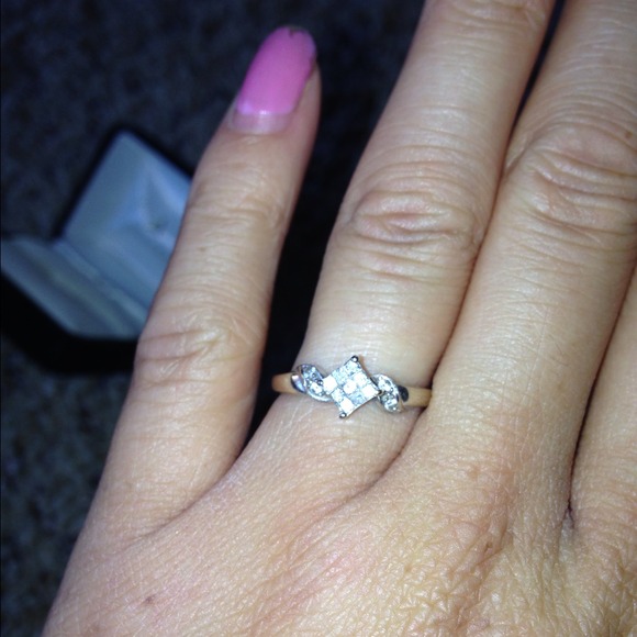 14k white gold diamond ring