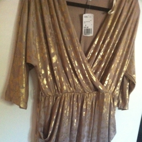 ⛔SOLD⛔Gold drape dress - Picture 2 of 3
