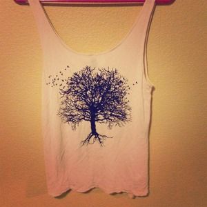 🚫🚫🚫🚫SOLD IN BUNDLE🚫🚫🚫Cool tree tank!