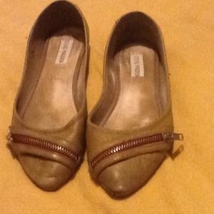 Steve Madden tan size 8 flats