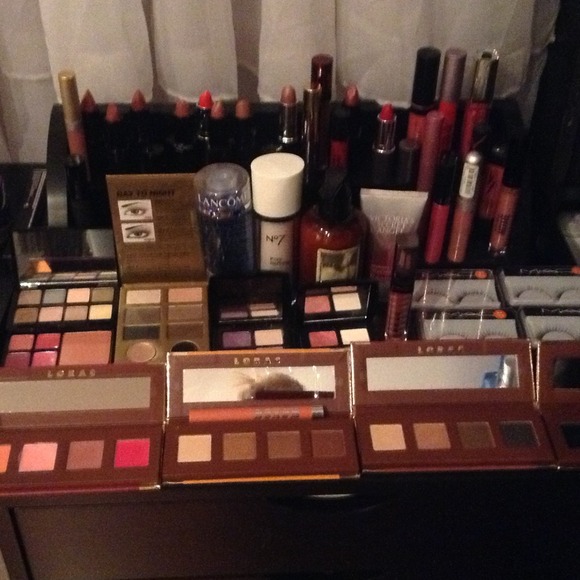 makeup Accessories - Brand name make up bundle