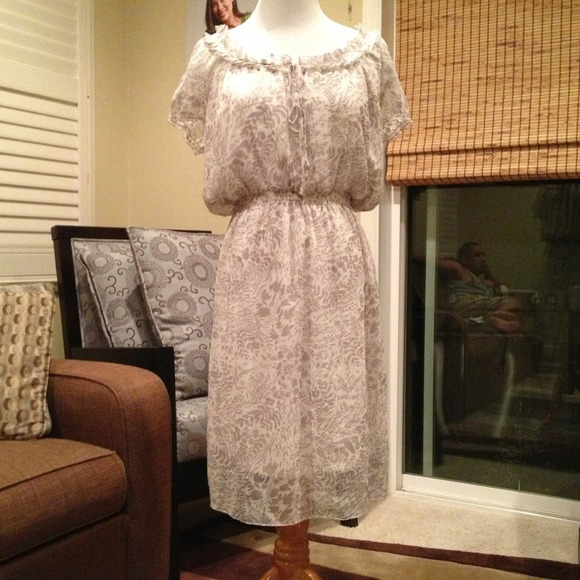 **Sold to Valkyrie** Max Studio Dress
