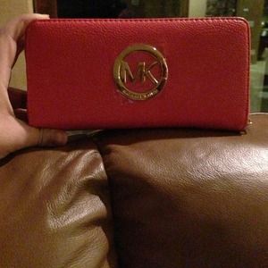 Gorgeous coral Mk  Wristlet wallet