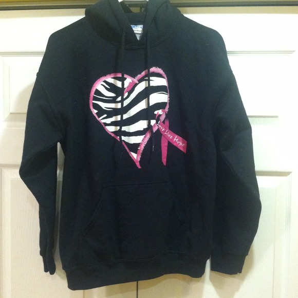 💥SOLD IN BUNDLE💥Black breast cancer hoodie