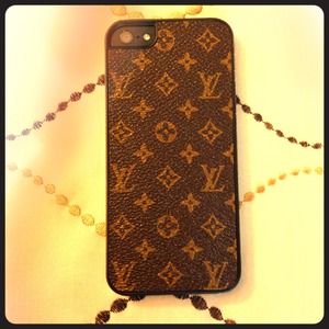 LV I phone 5 case.