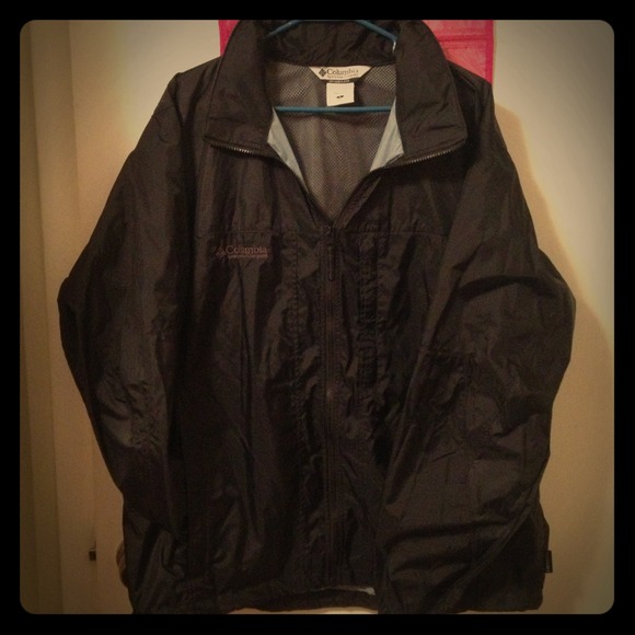 Men's Columbia black rain jacket!