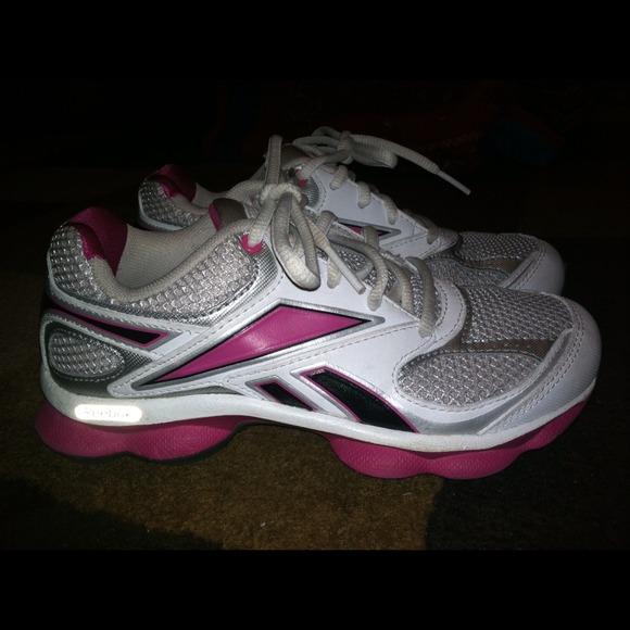 ✳Girls Reebok shoes like new✳