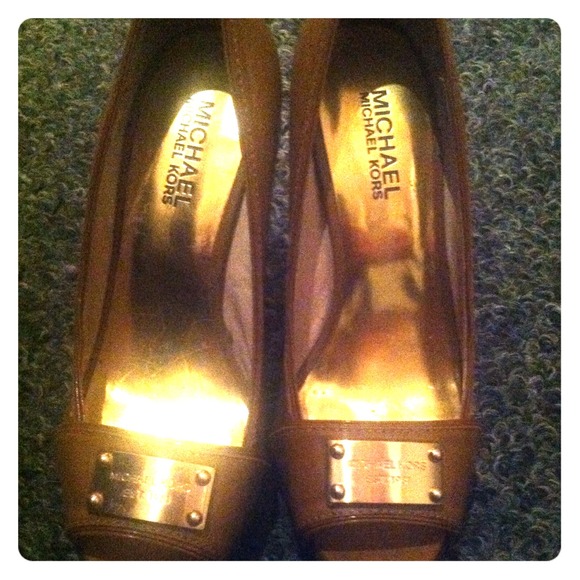 Michael kors gold and tan heels!