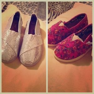 Toms bundle size t8 &t6 (for jazzy_ella88) ;)