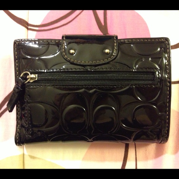 💯% Authentic Coach wallet - Picture 2 of 4
