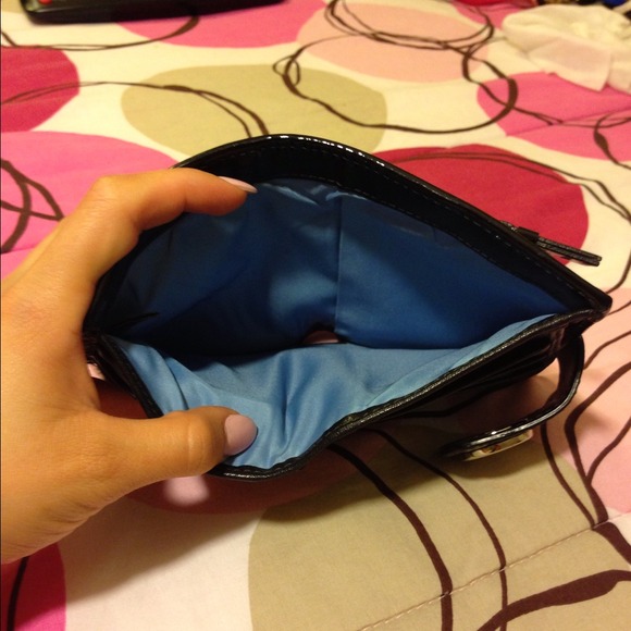 💯% Authentic Coach wallet - Picture 3 of 4
