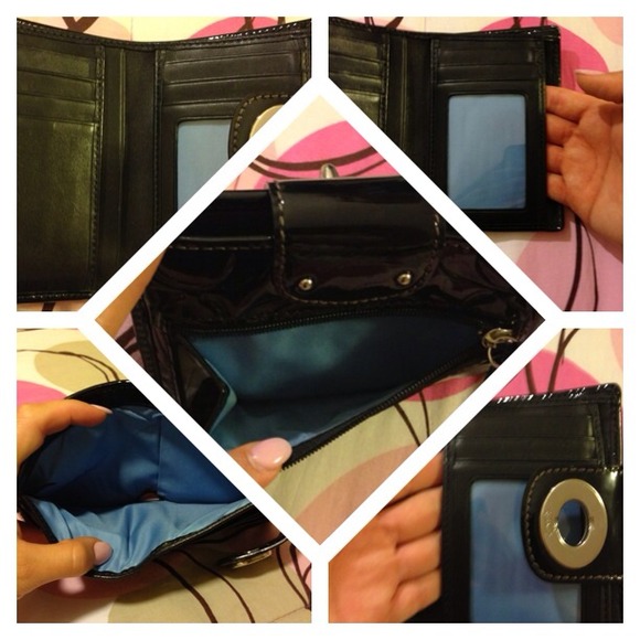 💯% Authentic Coach wallet - Picture 4 of 4