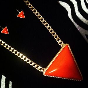 GOLD AND ORANGE NECKLACE