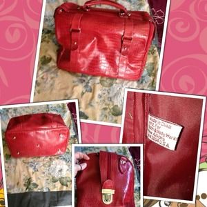 Hold   *Faux Croc-Skin Crimson Red Travel Bag