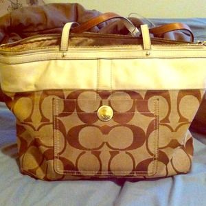 Authentic cream and tan Coach tote 🚫REDUCED PRICE