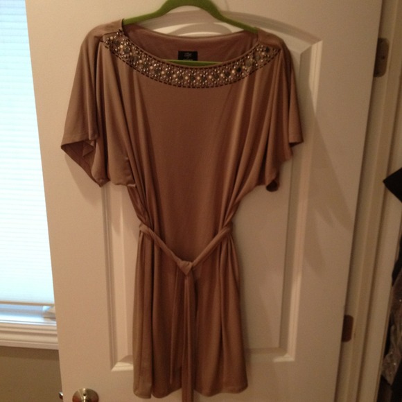 Only worn once. - Picture 3 of 4