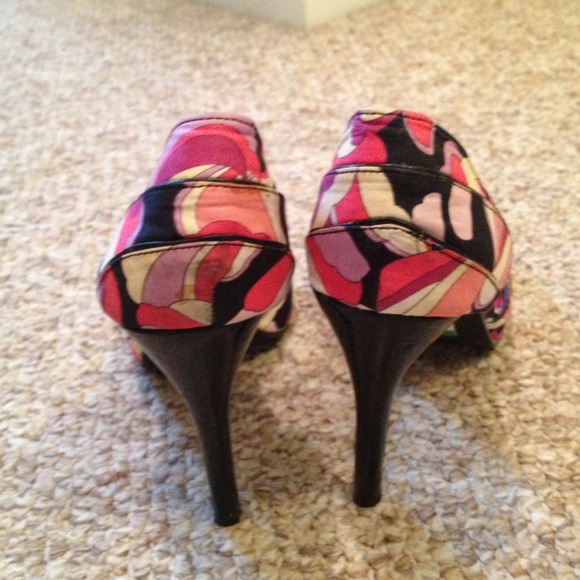 Pink pumps - Picture 3 of 3