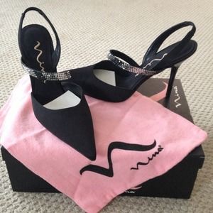 Dress pumps with Swarovski crystals