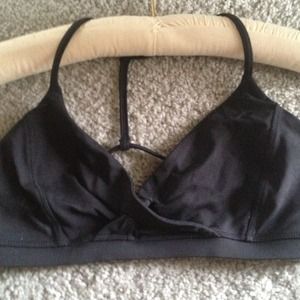 Lululelemon size 4 black t-strap bra!