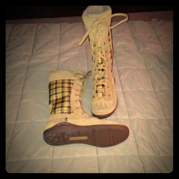 SOLD!  Timberland Boots