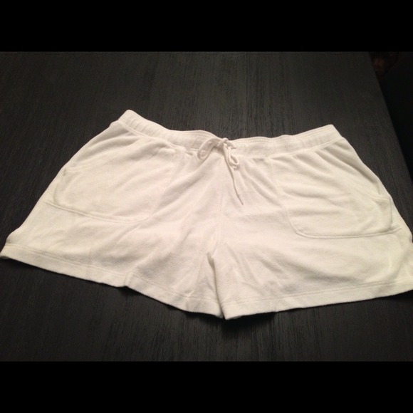 🔴SOLD🔴 Old Navy White Terrycloth Shorts - XL