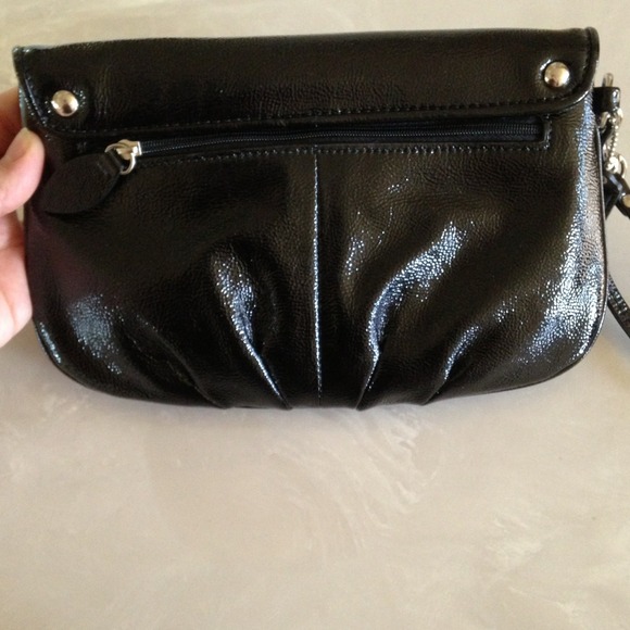 Shiny black coach wristlet - Picture 4 of 4